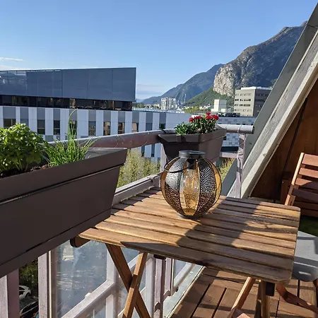 Agreable T2 Dernier Etage Avec Balcon & Parking - Europole Apartment *