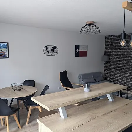 Agreable T2 Dernier Etage Avec Balcon & Parking - Europole דירה